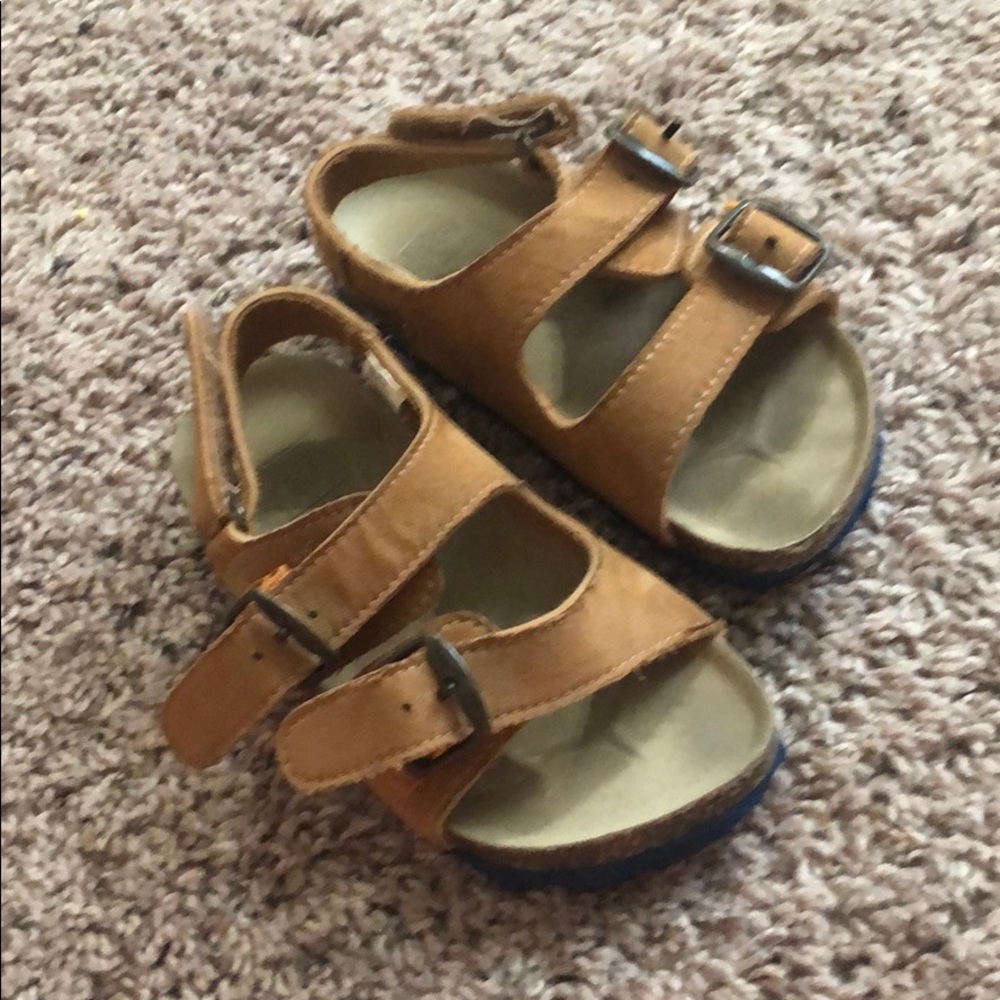 9-10T Leather gap sandals